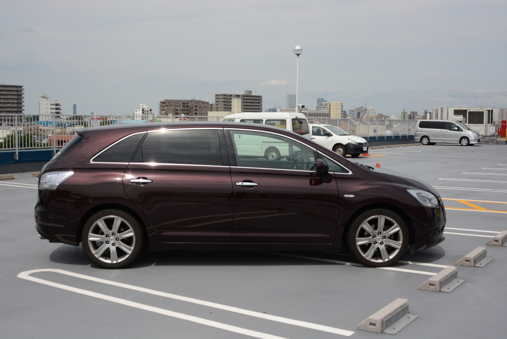 Gorgeous Mark X Zio 6seater wagon! TRD!